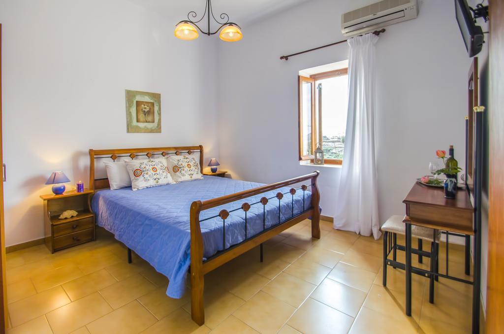 Palaios Rooms Plaka  Номер фото